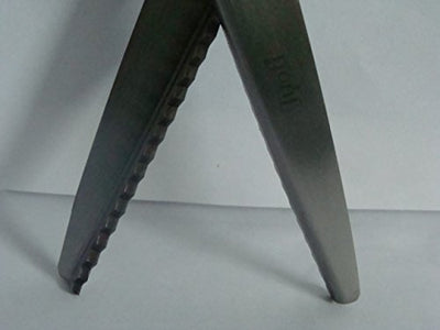 Scissor 9" Stainless Steel  with Plastic Handle (ZIG ZAG)